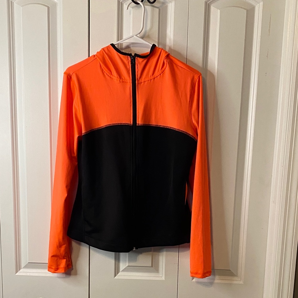 🌸 Vibrant Orange and Black Women's pull over